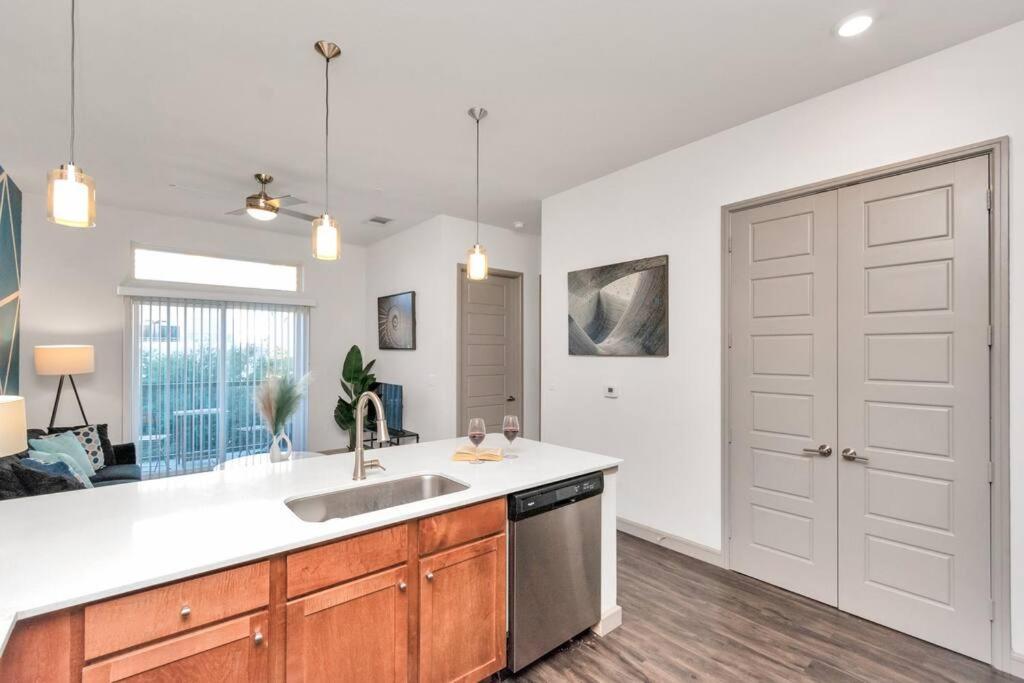 U4 Penthouse Downtown Houston Apartment ภายนอก รูปภาพ
