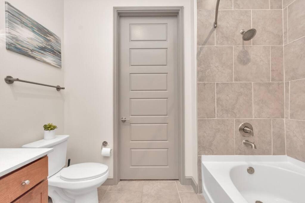 U4 Penthouse Downtown Houston Apartment ภายนอก รูปภาพ