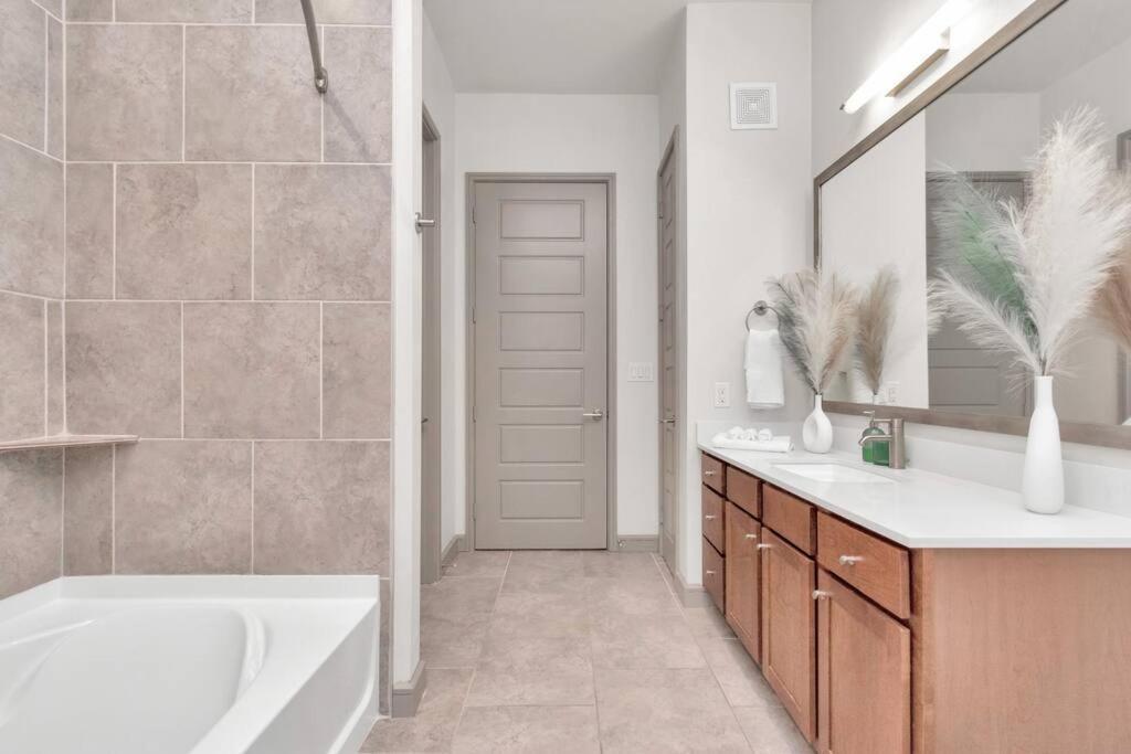 U4 Penthouse Downtown Houston Apartment ภายนอก รูปภาพ