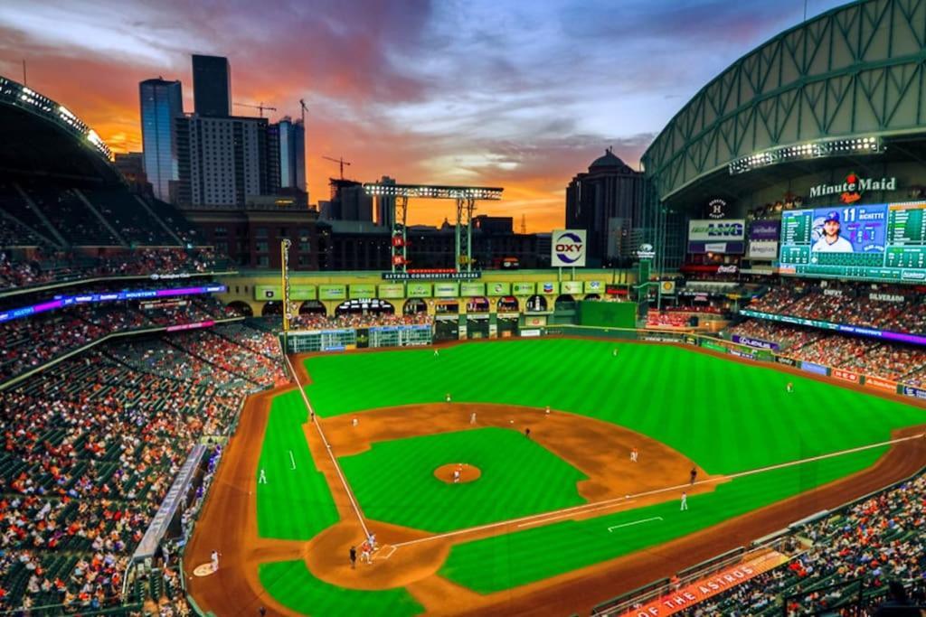 U4 Penthouse Downtown Houston Apartment ภายนอก รูปภาพ
