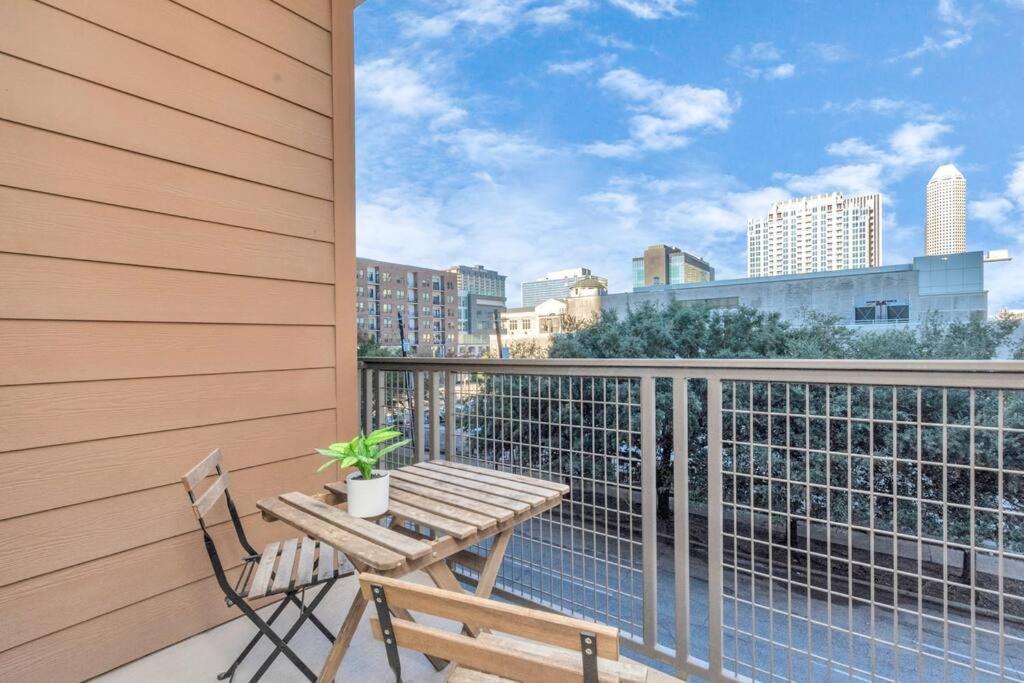 U4 Penthouse Downtown Houston Apartment ภายนอก รูปภาพ
